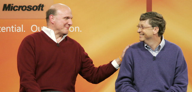 2006年的鲍尔默（左）和盖茨（右）